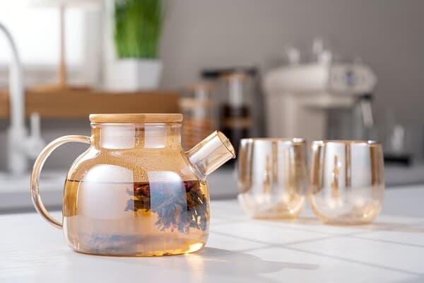 Borosilikat aýnadan çäýnek ýantar reňkli, 1800 ml