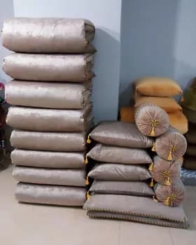 Mramor düşek han ýassyk