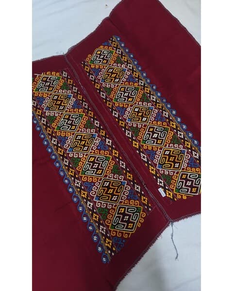 Geýim, el ildirme görnüşli balak