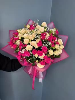 Кустовые розы букет