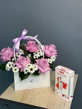 Комбо из цветов и рафаелло