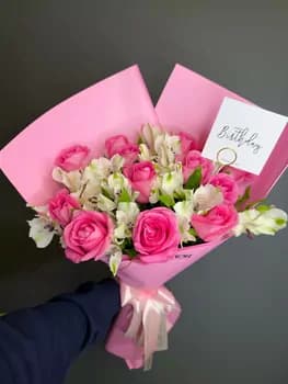 Букет из роз и алистера