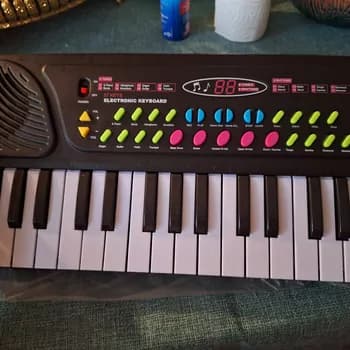 Çagalar üçin sintezator