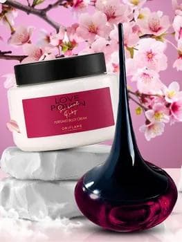 Oriflame Zenanlar üçin sowgat toplumy "Love Potion Sensual Ruby"