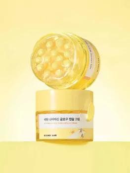 Round lab düwürtükli we düwürtük yzy we poralary kiçeldýär krem 50 ml (ORIGINAL)