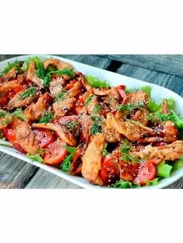 Теплый салат с курицей